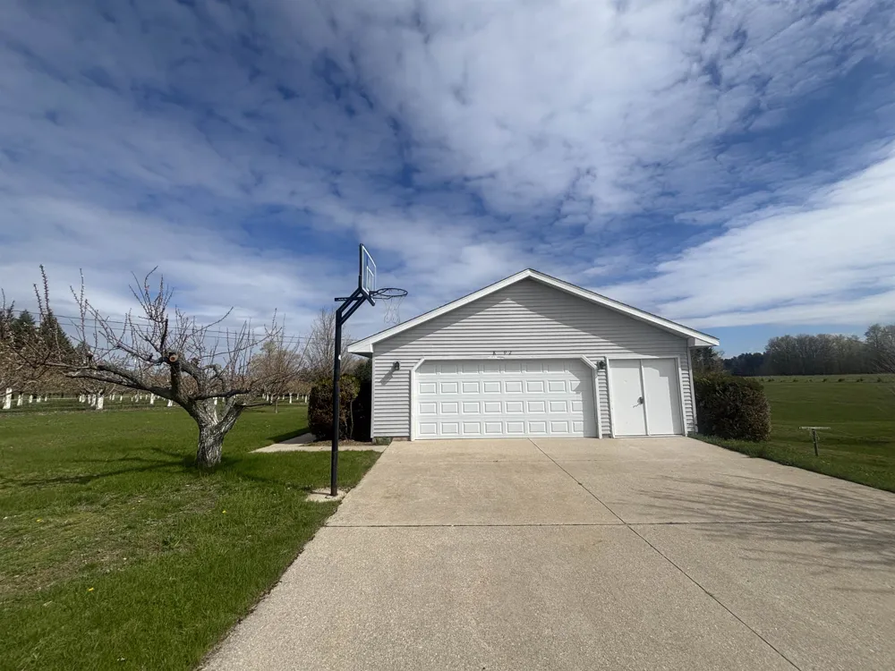 8392 Monarch Lane Whitewater Township, MI 49690