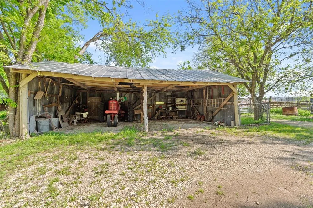 12914 Pfluger Berkman Lane Coupland, TX 78615