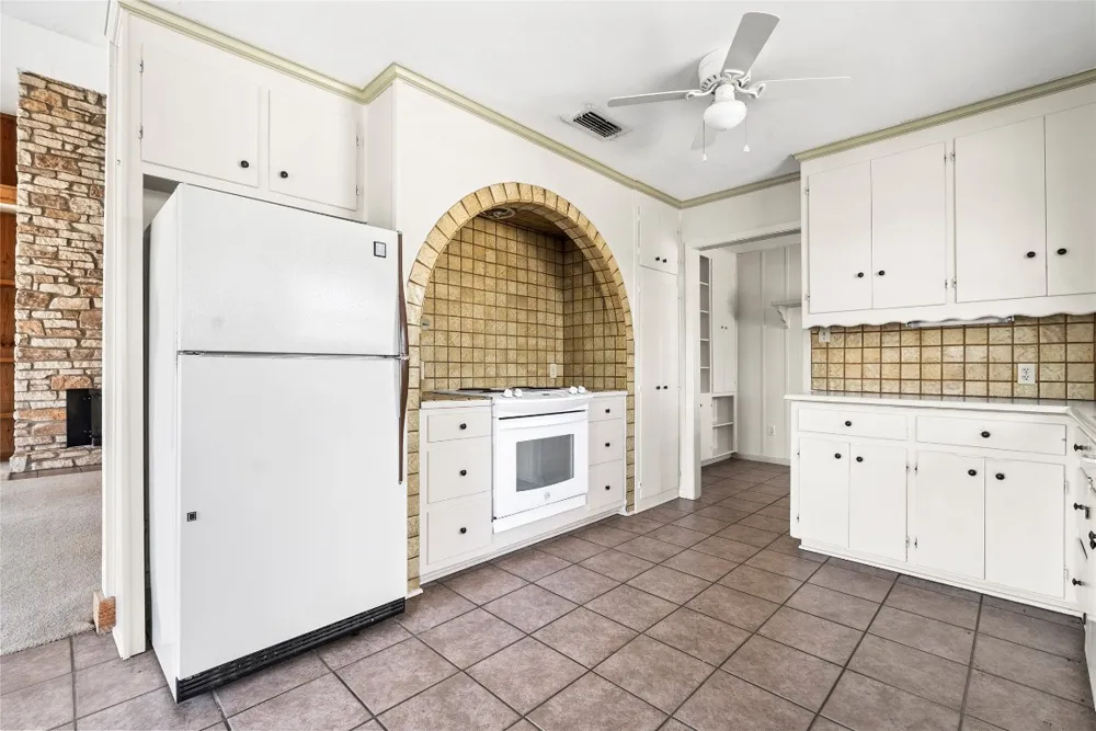 12914 Pfluger Berkman Lane Coupland, TX 78615