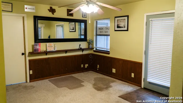 730 Main Utopia, TX 78884