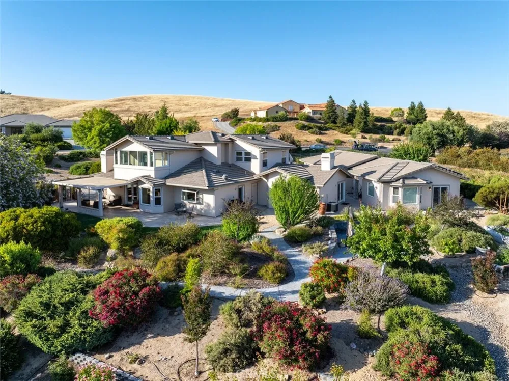 2035 Calle Pattito Templeton, CA 93465