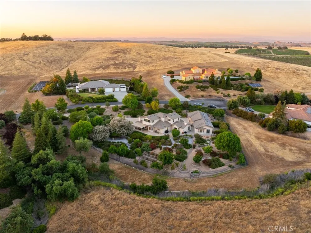 2035 Calle Pattito Templeton, CA 93465
