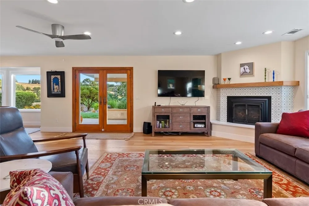 2035 Calle Pattito Templeton, CA 93465
