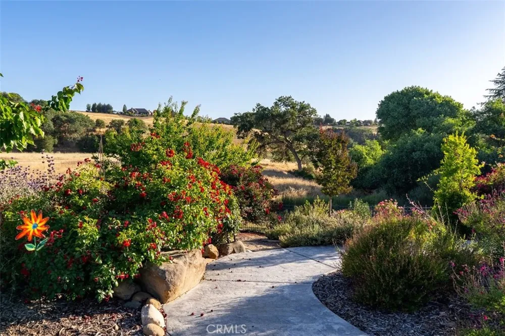 2035 Calle Pattito Templeton, CA 93465