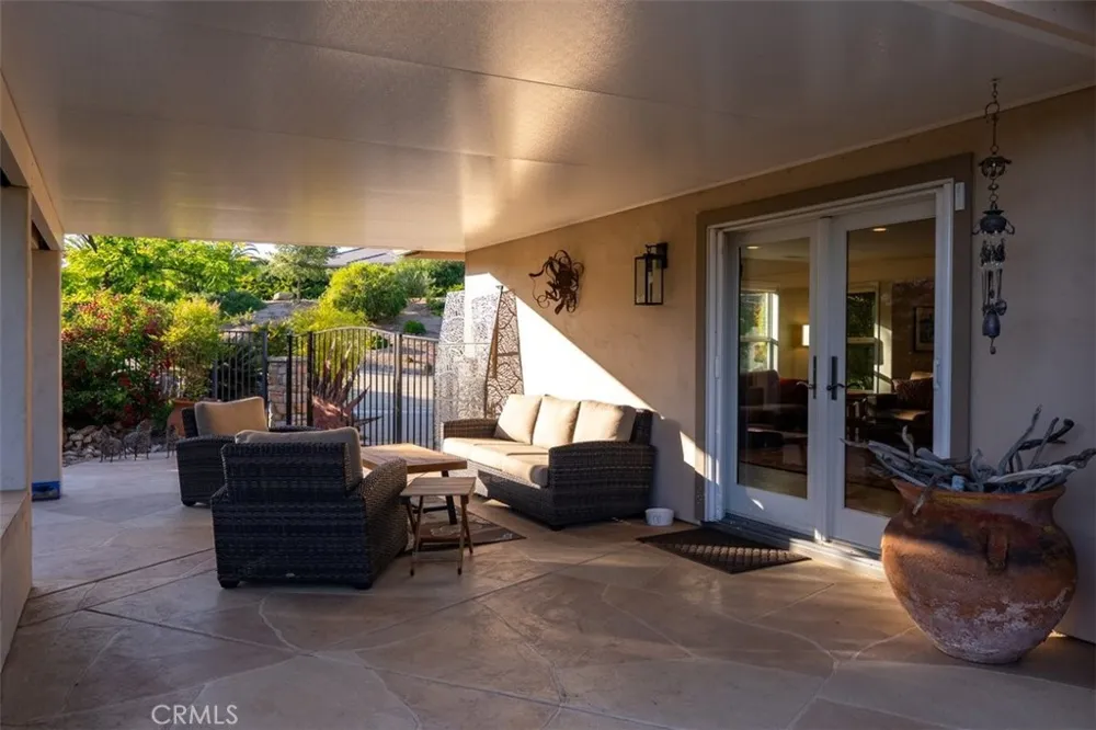 2035 Calle Pattito Templeton, CA 93465