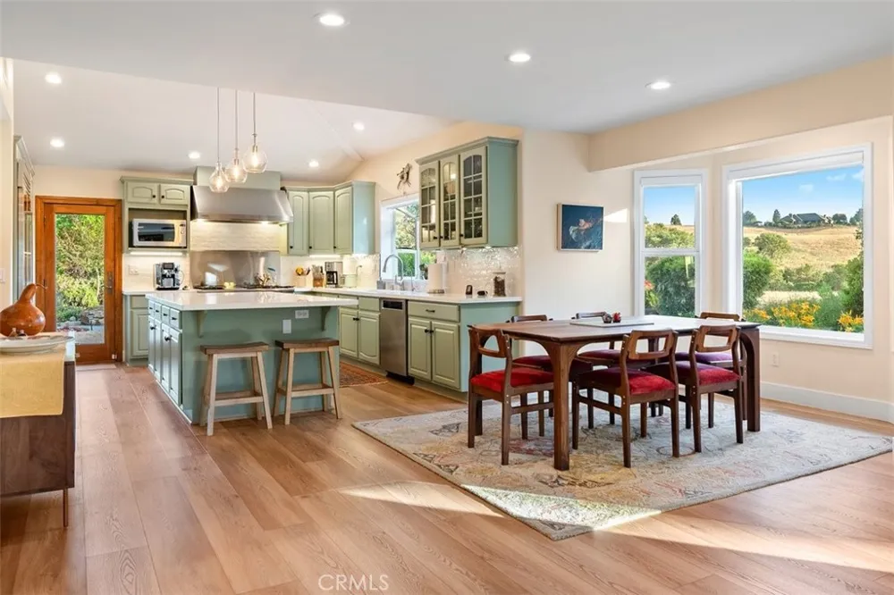 2035 Calle Pattito Templeton, CA 93465