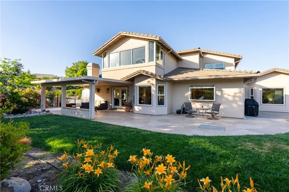 2035 Calle Pattito Templeton, CA 93465