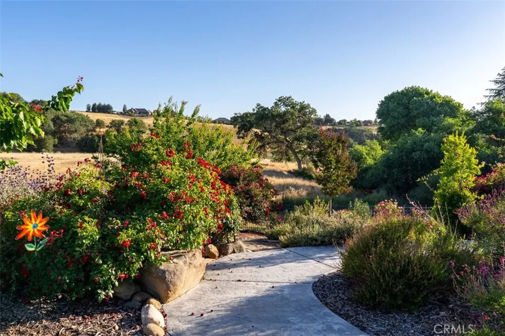 2035 Calle Pattito Templeton, CA 93465