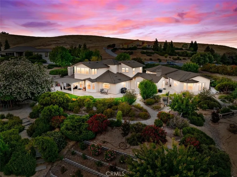 2035 Calle Pattito Templeton, CA 93465