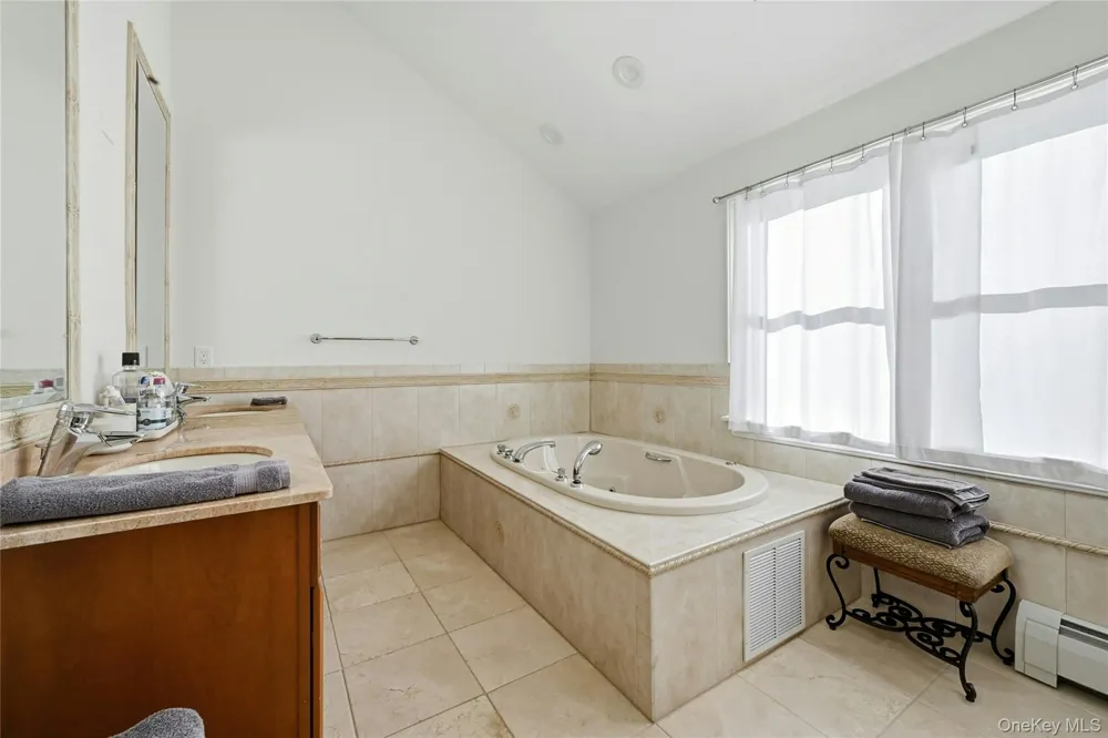 60 Water Terrace Southold, NY 11971