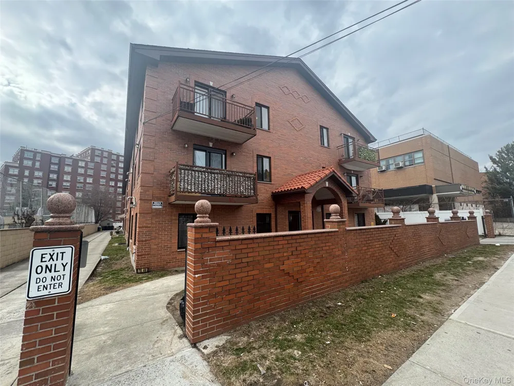 7548 Parsons Boulevard #2A Fresh Meadows, NY 11366