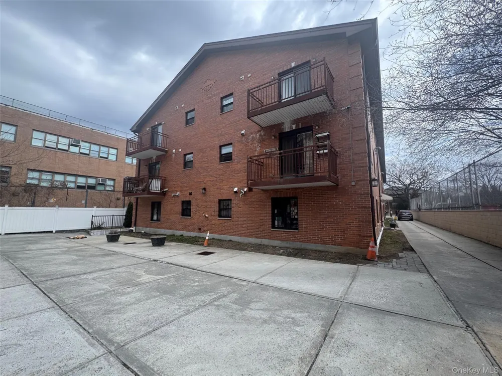 7548 Parsons Boulevard #2A Fresh Meadows, NY 11366