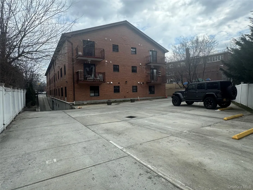 7548 Parsons Boulevard #2A Fresh Meadows, NY 11366