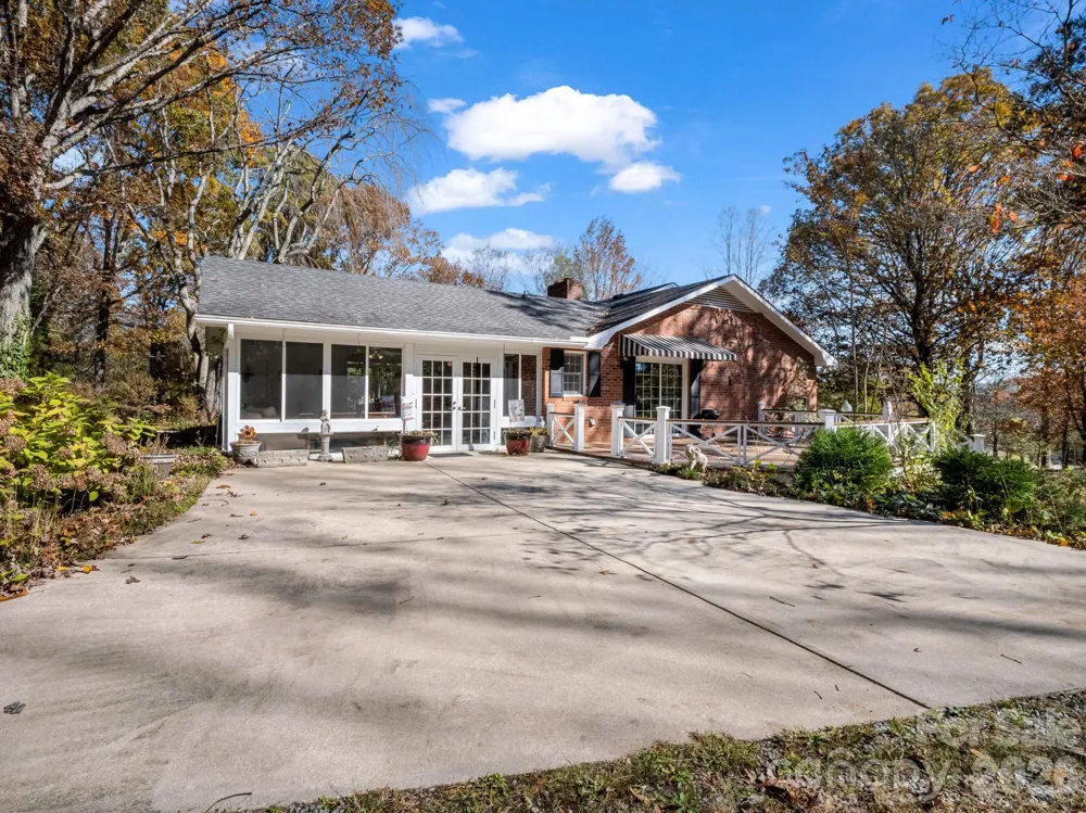 1867 Fruitland Road Hendersonville, NC 28792