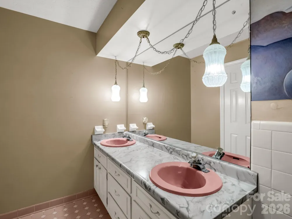 1867 Fruitland Road Hendersonville, NC 28792
