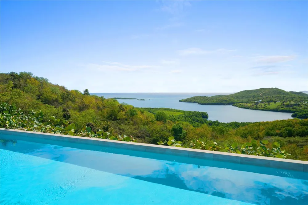 11 BARRIO FRAILES Culebra, PR 00775