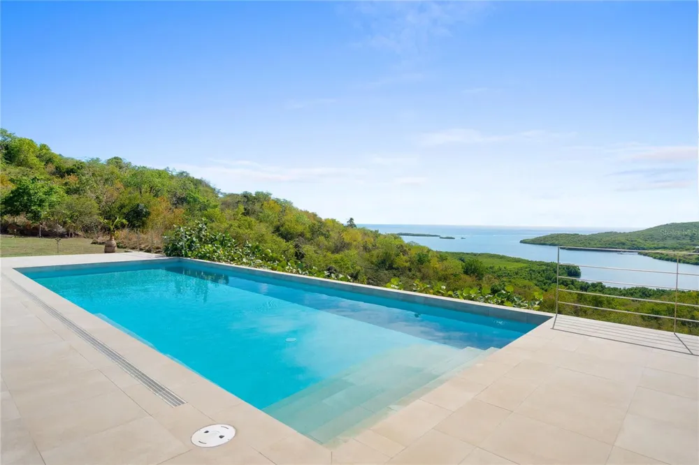 11 BARRIO FRAILES Culebra, PR 00775