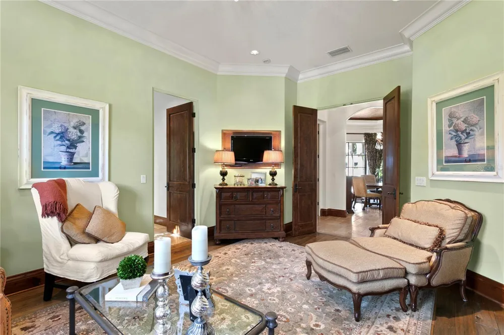 25 W SPANISH MAIN STREET Tampa, FL 33609