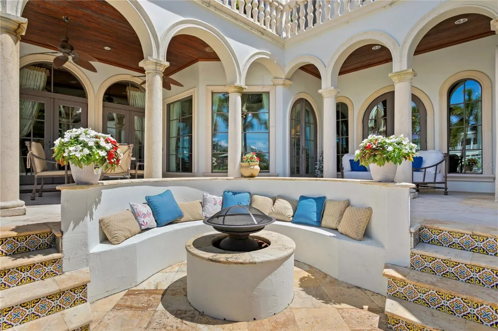 25 W SPANISH MAIN STREET Tampa, FL 33609