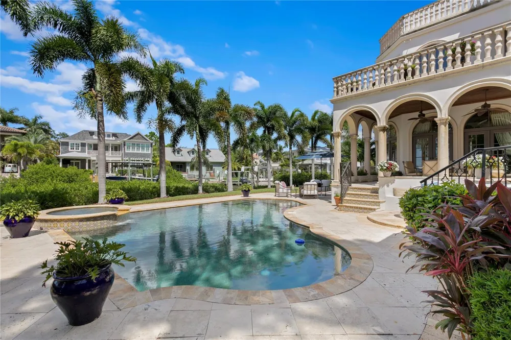 25 W SPANISH MAIN STREET Tampa, FL 33609