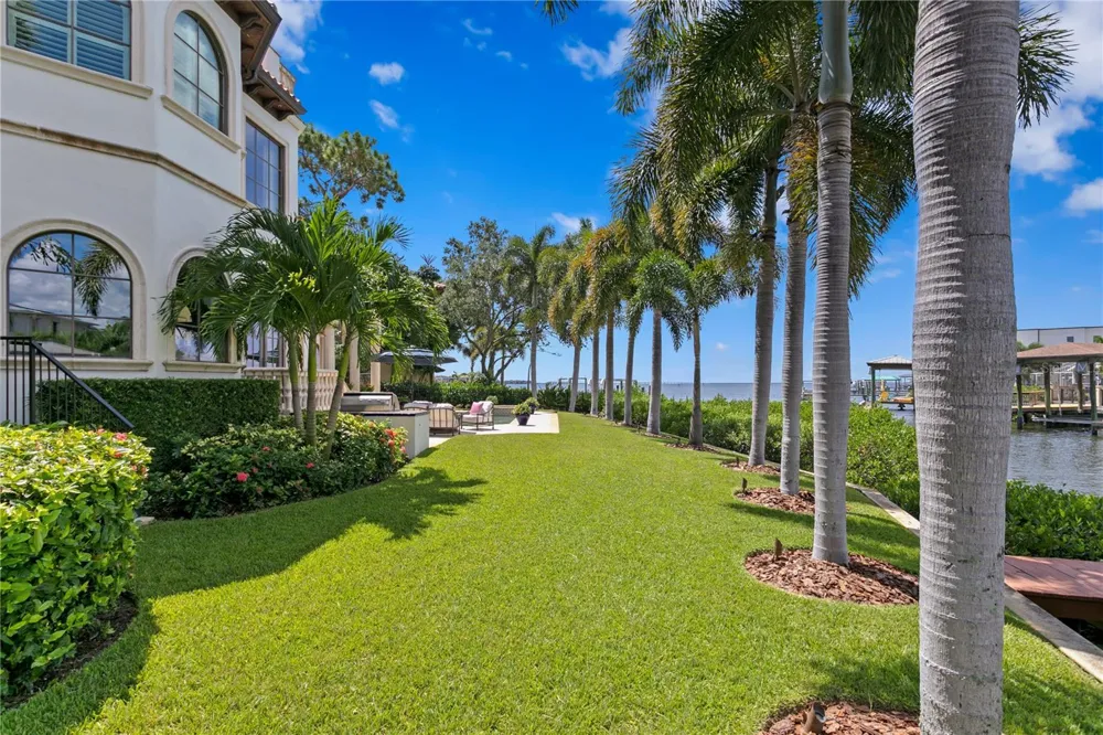 25 W SPANISH MAIN STREET Tampa, FL 33609