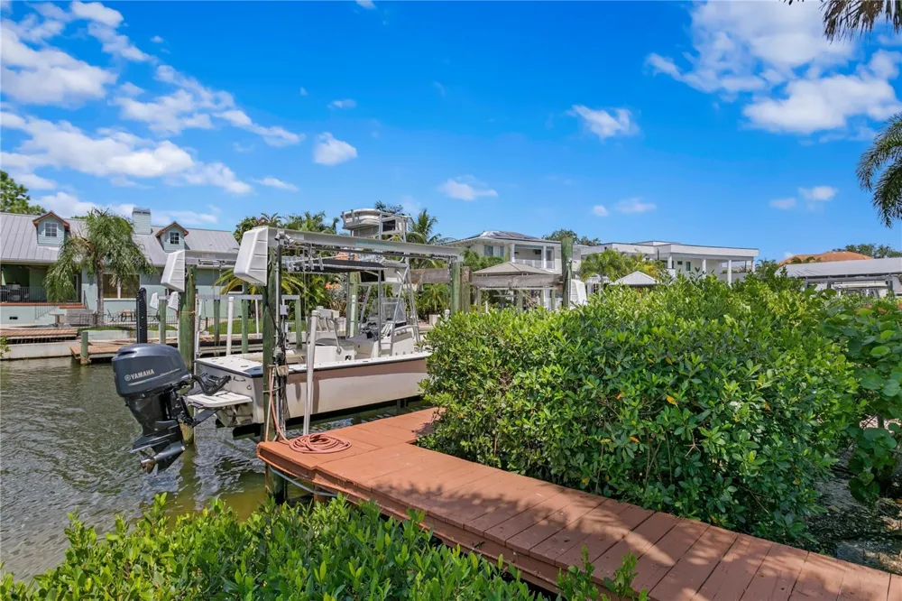 25 W SPANISH MAIN STREET Tampa, FL 33609