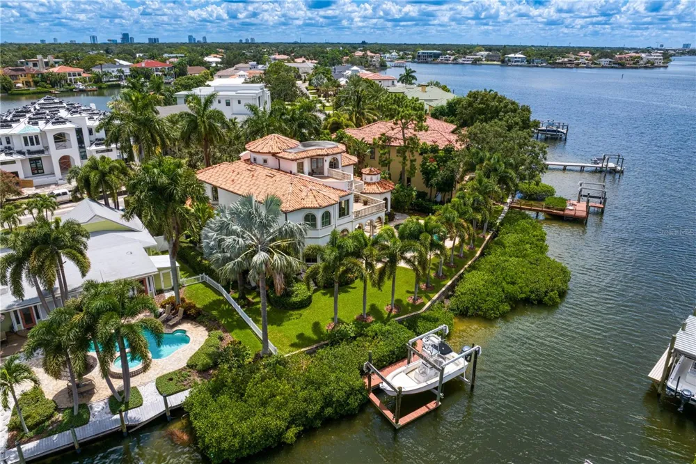 25 W SPANISH MAIN STREET Tampa, FL 33609