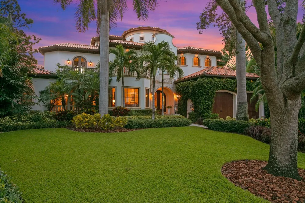 25 W SPANISH MAIN STREET Tampa, FL 33609