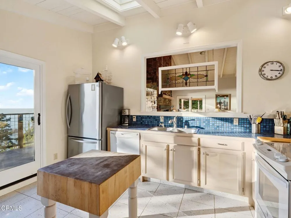 1101 Cameron Road Elk, CA 95432