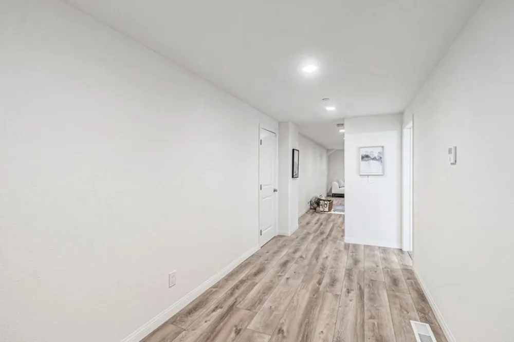 222 Oakley Avenue San Carlos, CA 94070