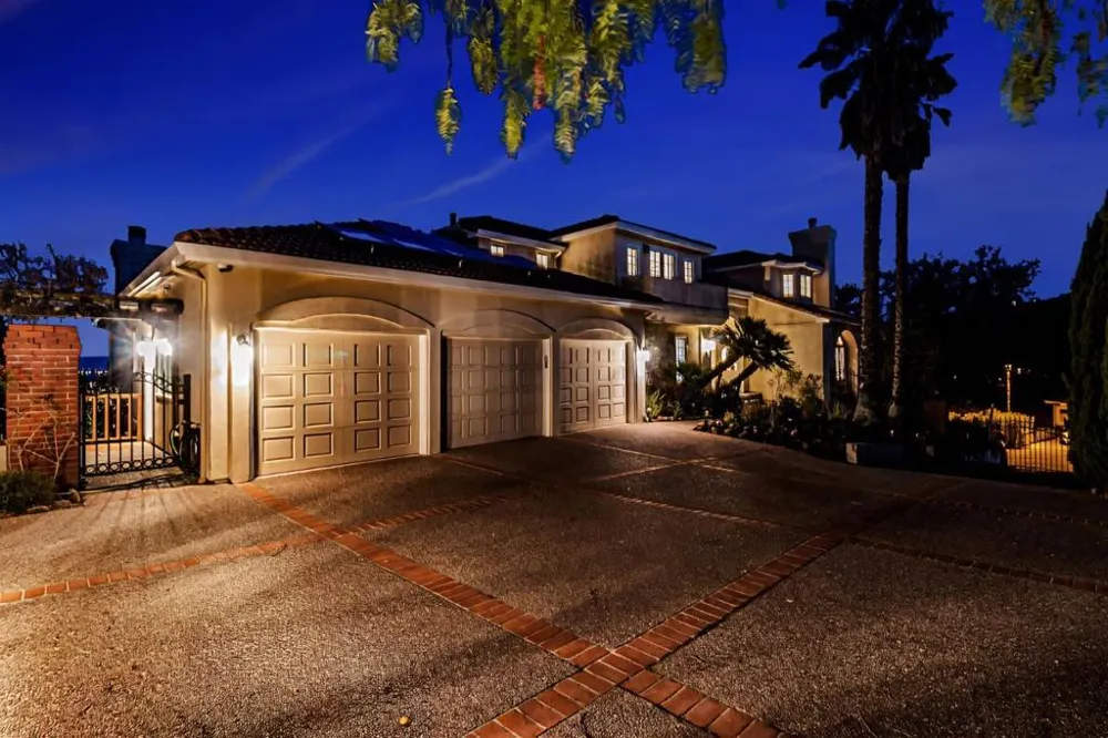 222 Oakley Avenue San Carlos, CA 94070