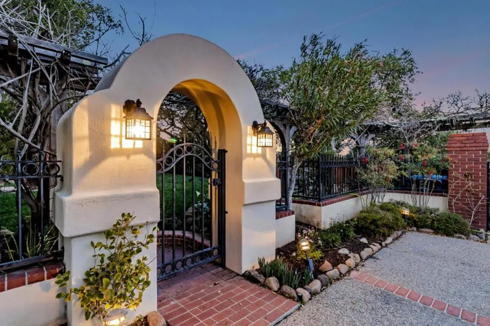 222 Oakley Avenue San Carlos, CA 94070