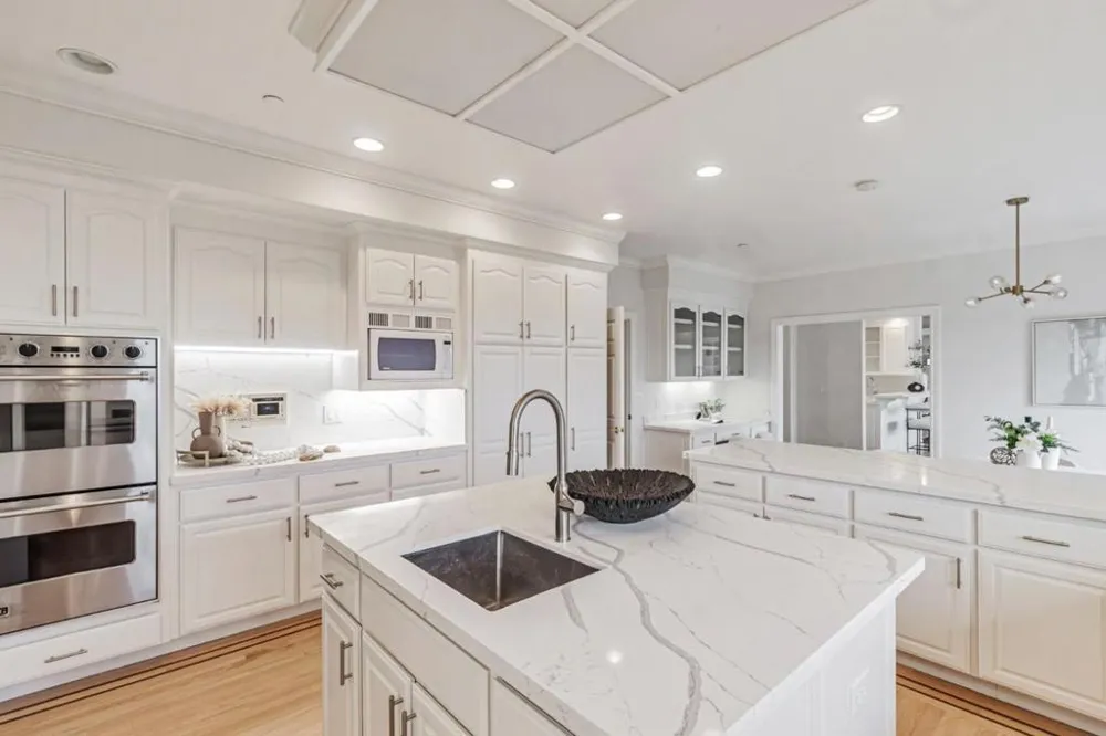 222 Oakley Avenue San Carlos, CA 94070