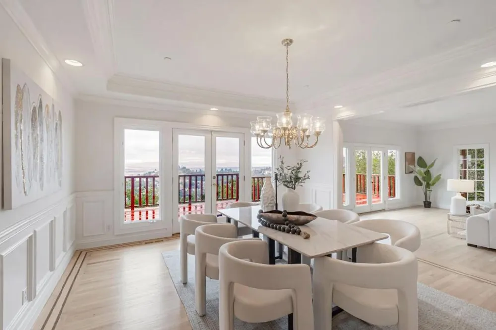 222 Oakley Avenue San Carlos, CA 94070