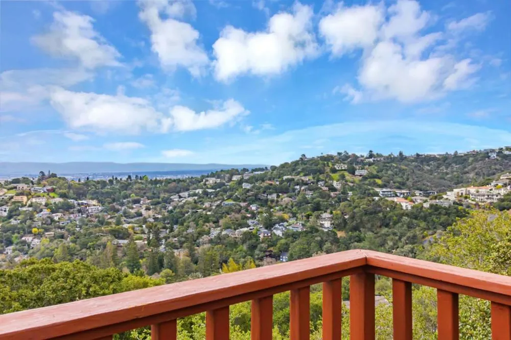 222 Oakley Avenue San Carlos, CA 94070