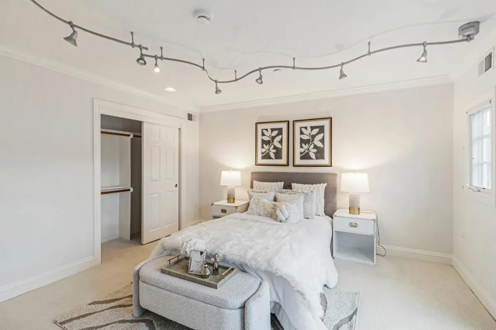 222 Oakley Avenue San Carlos, CA 94070