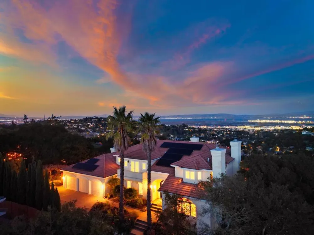 222 Oakley Avenue San Carlos, CA 94070
