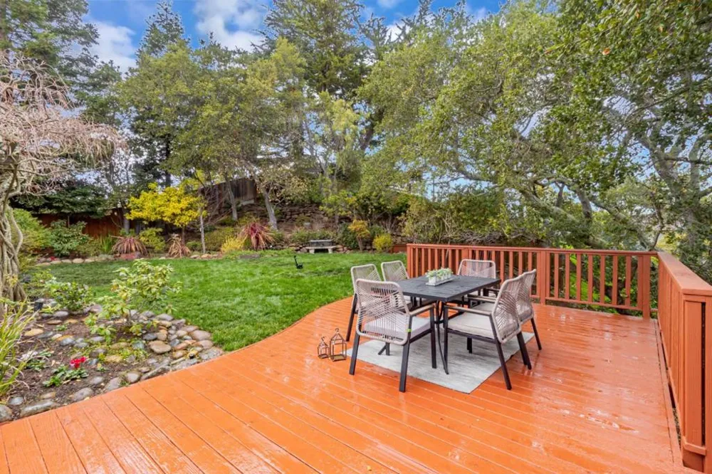 222 Oakley Avenue San Carlos, CA 94070