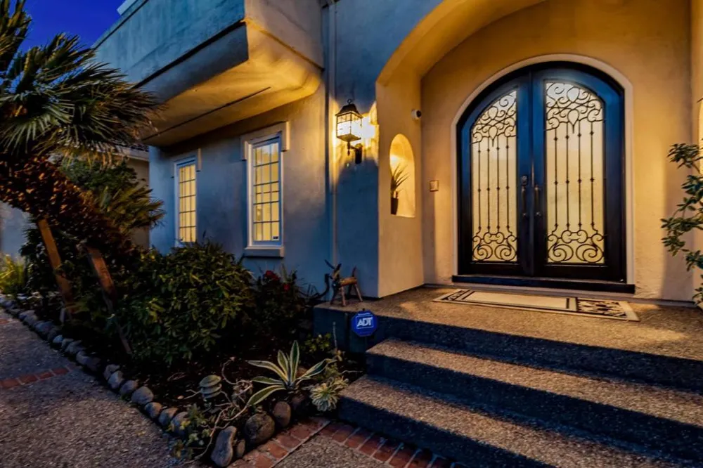 222 Oakley Avenue San Carlos, CA 94070