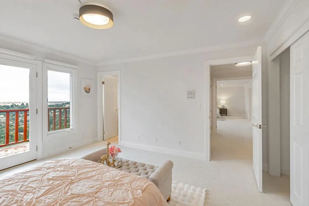 222 Oakley Avenue San Carlos, CA 94070