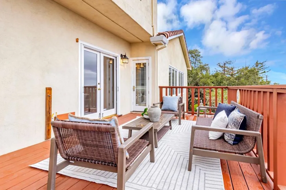 222 Oakley Avenue San Carlos, CA 94070
