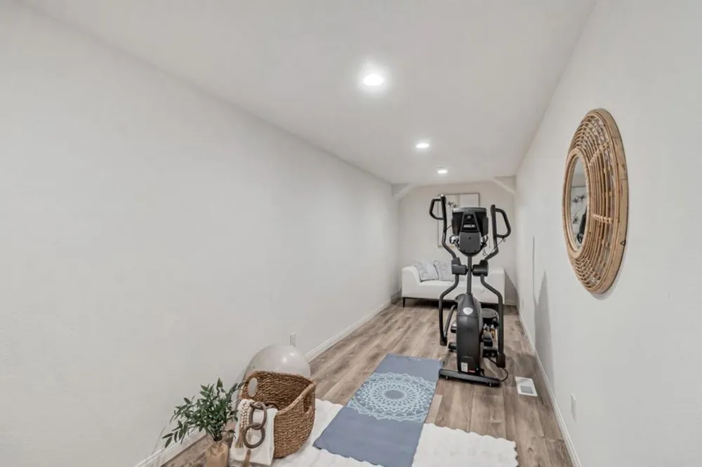 222 Oakley Avenue San Carlos, CA 94070
