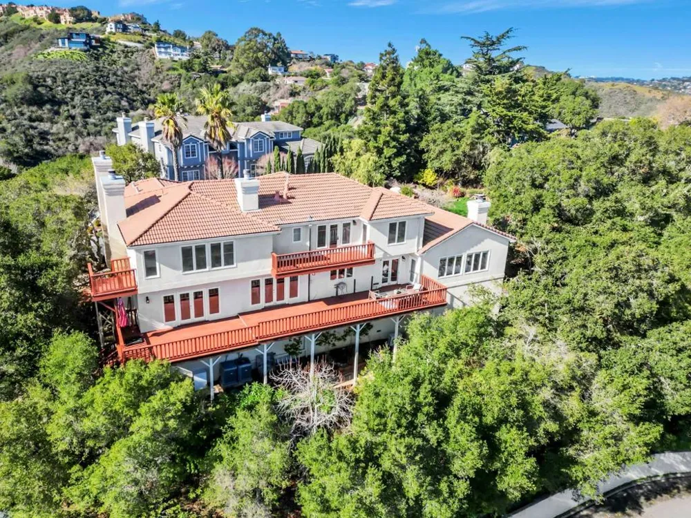 222 Oakley Avenue San Carlos, CA 94070