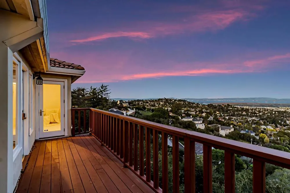 222 Oakley Avenue San Carlos, CA 94070
