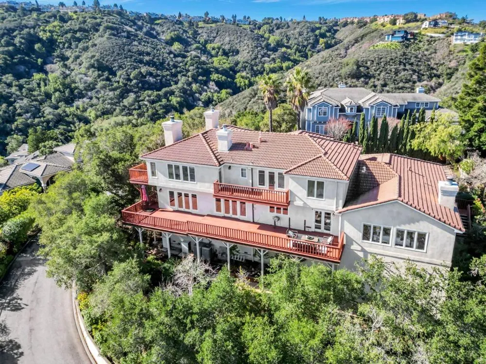 222 Oakley Avenue San Carlos, CA 94070