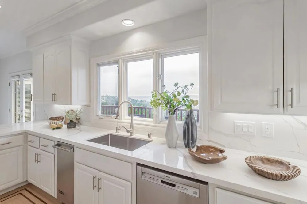 222 Oakley Avenue San Carlos, CA 94070