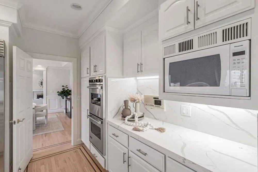 222 Oakley Avenue San Carlos, CA 94070