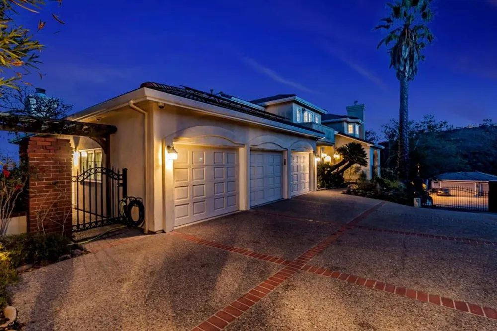 222 Oakley Avenue San Carlos, CA 94070