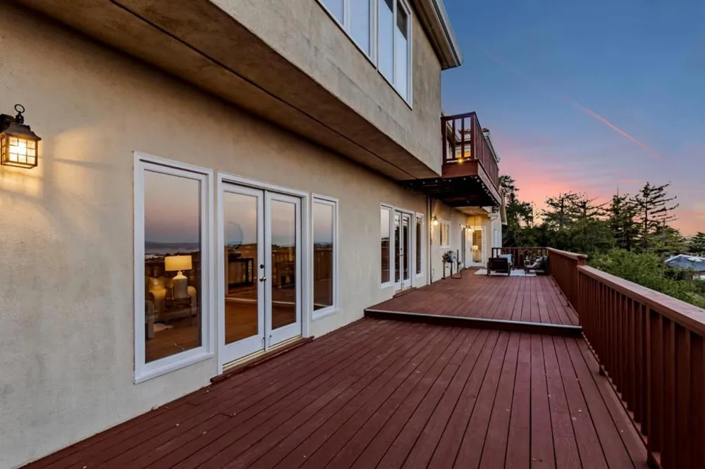 222 Oakley Avenue San Carlos, CA 94070