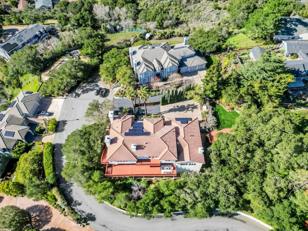 222 Oakley Avenue San Carlos, CA 94070